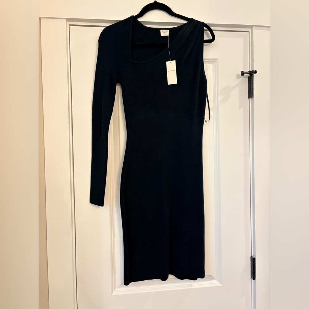 Abercrombie & Fitch Black One-Shoulder Dress